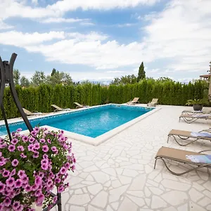 Kontrada Villa Zadar