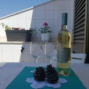 https://laurus-apartmani.primorje-gorskikotar.com